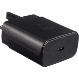 ابعاد شارژر سامسونگ 45 وات PD Type-C در مقایسه با دست