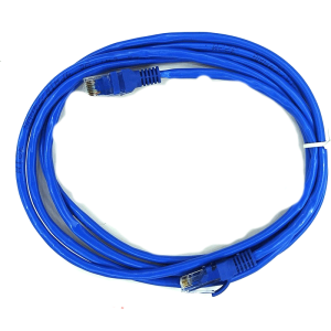 نمای نزدیک سوکت RJ45 کابل شبکه Cat5 مینیسکی با روکش مقاوم و پرس استاندارد